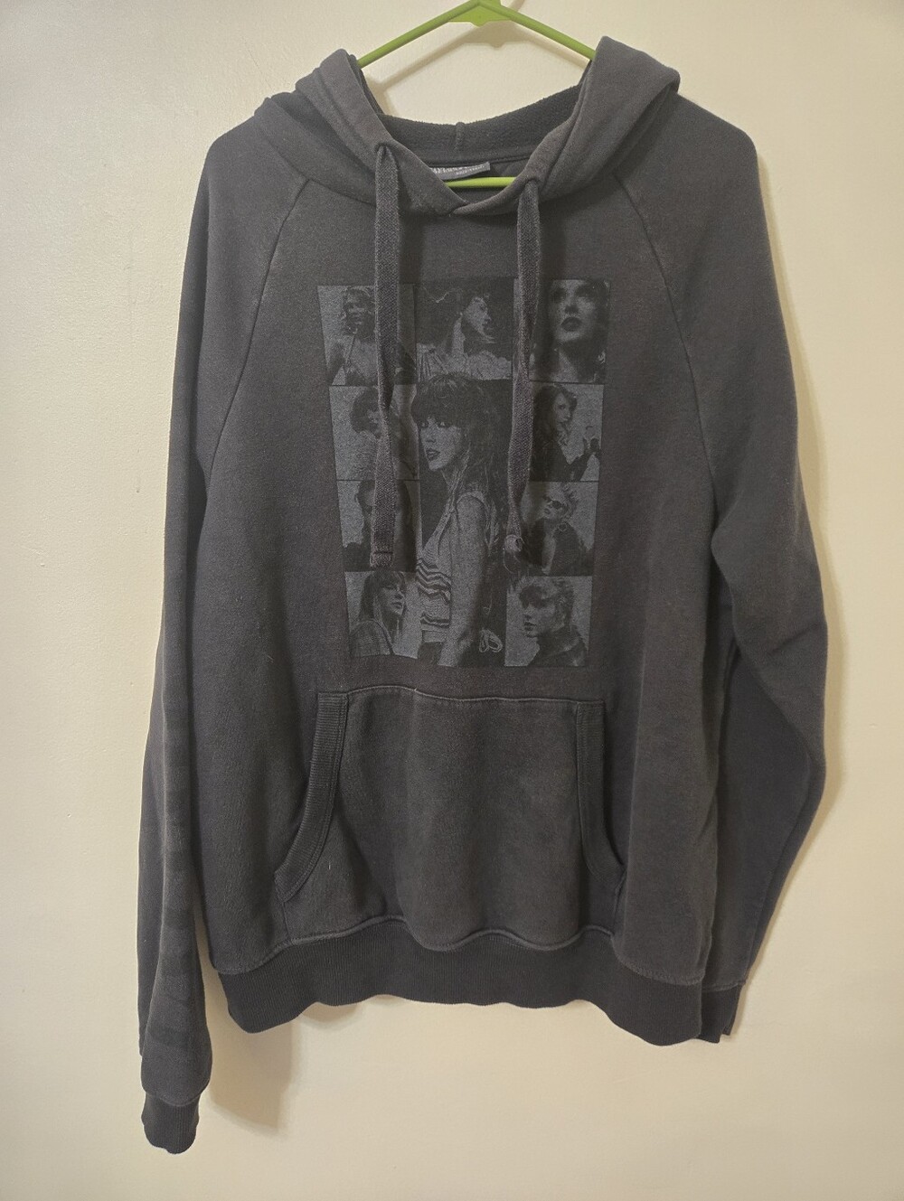 Taylor Swift Eras Tour Pullover Hoodie - Black Size M